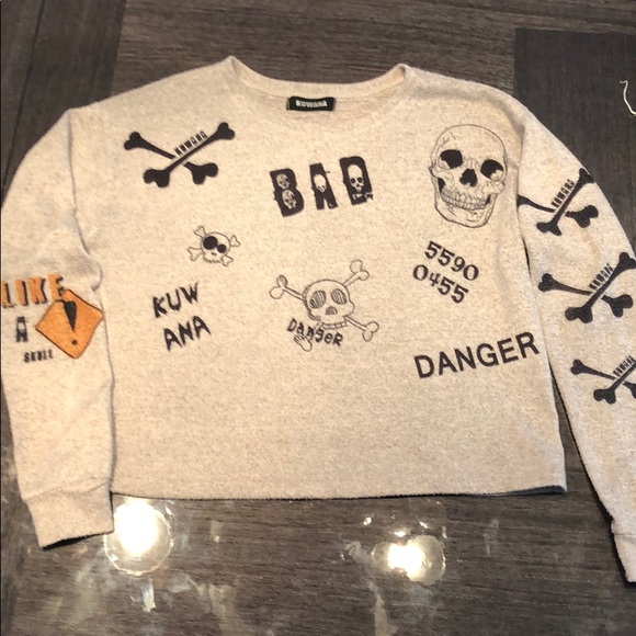 Sweater - Picture 1 of 2